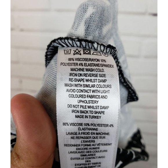 French Connection Black & White Abstract Dress - Picture 5 of 5